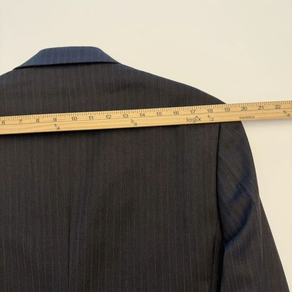 Jos A Bank Signature Slim Fit Blazer 40S Gray Pinstripe 100% Wool Sport Coat